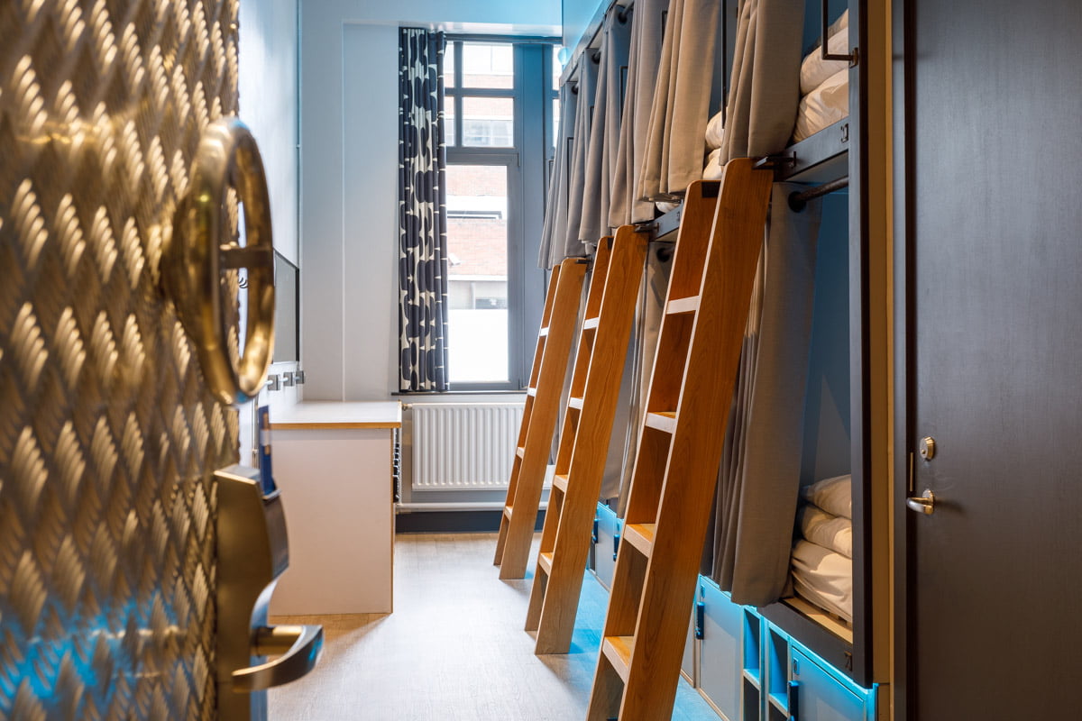 code pod hostel beds, capsule hostel in edinburgh, capsule hostel in dublin